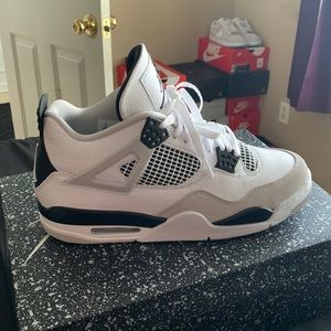 Jordan 4 military black retro size black 10 warn 3